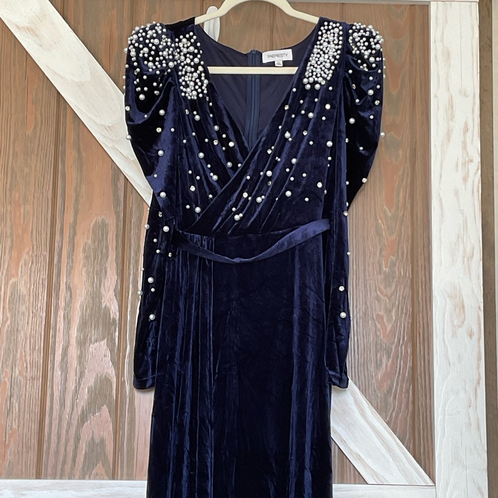 Faeriesty Navy Velvet and Pearl Long Sleeve Formal Evening Dress, Size Small (4) - Picture 8 of 9
